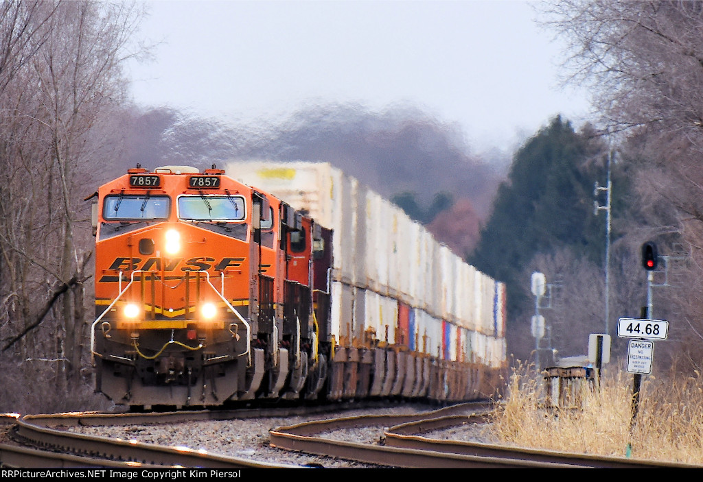 BNSF 7857